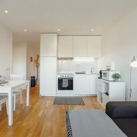 Apartment Downtown Stylish With Garage By Vacationy *