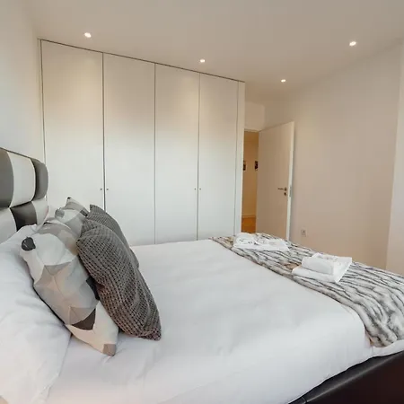 Apartment Downtown Stylish With Garage By Vacationy Porto