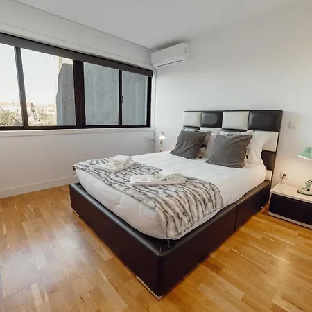Downtown Stylish With Garage By Vacationy Porto